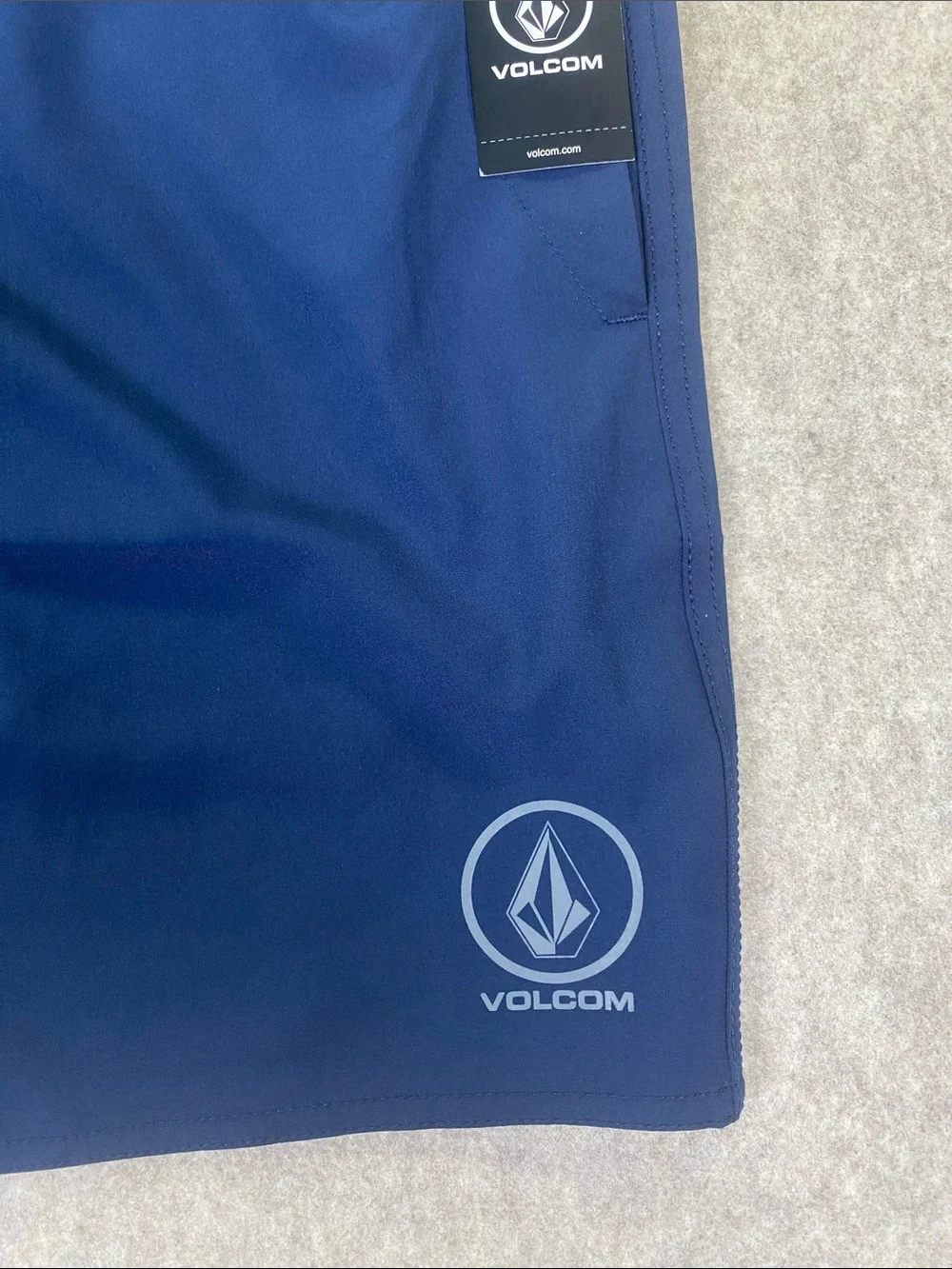 Volcom Manic Solid 7” Navy Blue Boardshorts Swim Trunks Size S NWT